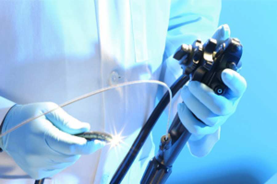 El Servicio de Farmacia y Digestivo del Hospital de Poniente, de Almer&iacute;a, Espa&ntilde;a, patent&oacute; una soluci&oacute;n farmacol&oacute;gica que aporta mayor seguridad y eficacia a las t&eacute;cnicas endosc&oacute;picas que se utilizan para la extirpaci&oacute;n de p&oacute;lipos y/ o tumores. gastrointestinales.