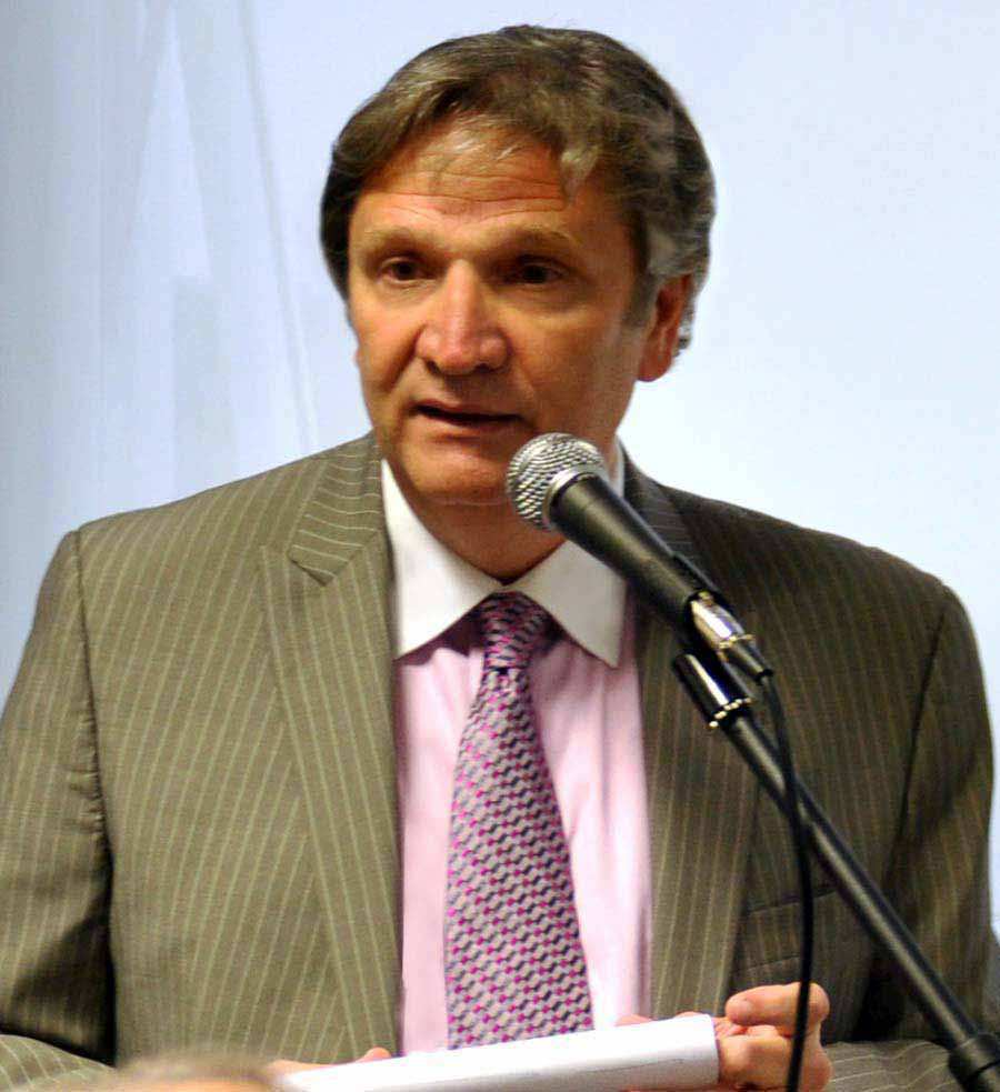 Tras la marcha de la CGT, Macri ech&oacute; a Luis Scervino, superintendente de Servicios de Salud