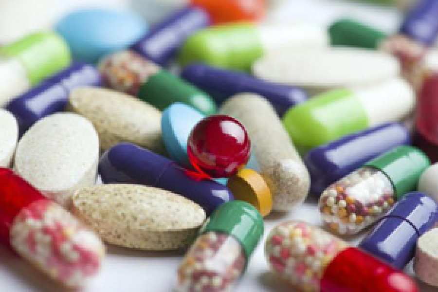 En la actualidad, no existe una cura para la enfermedad de Alzheimer. No obstante, existen medicamentos que pueden ayudar a controlar o retrasar sus s&iacute;ntomas durante alg&uacute;n tiempo, especialmente en las primeras etapas de la enfermedad.