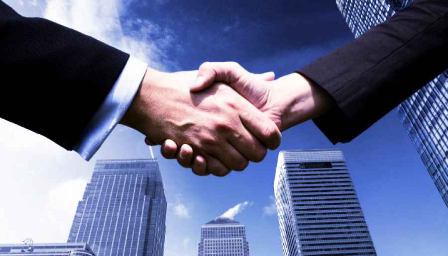 Elea-Phoenix: fusi&oacute;n en puerta