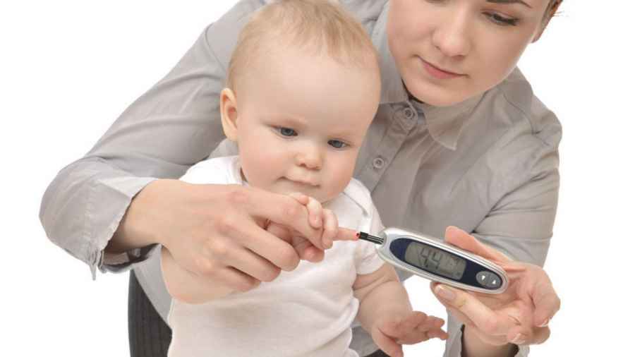 Cada vez m&aacute;s ni&ntilde;os y adolescentes desarrollan diabetes tipo 2, a ra&iacute;z de la epidemia mundial de obesidad infantil. En nuestro pa&iacute;s, 4 de cada 10 ni&ntilde;os de entre 5 y 17 a&ntilde;os tienen exceso de peso.