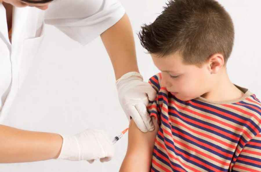 Meningitis: el Ministerio de Salud de la Nación reconoció que se suspende la vacunación a chicos de 11 años