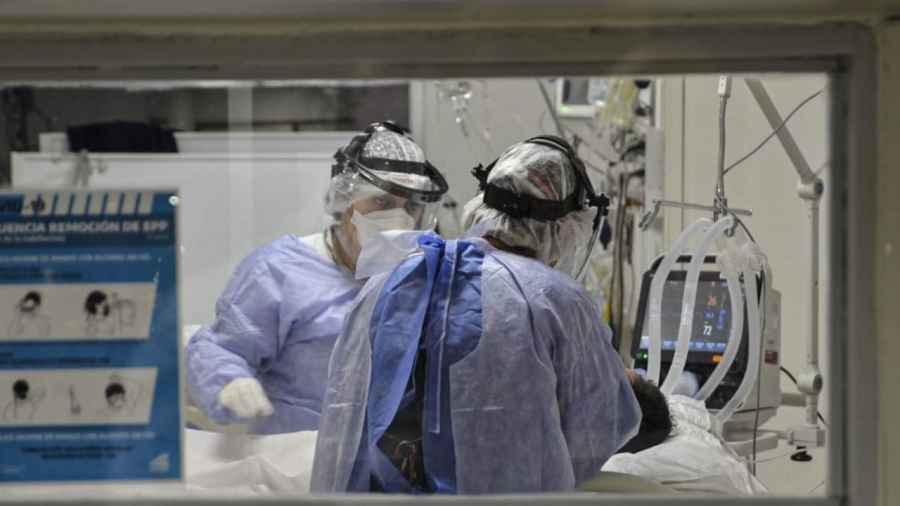 En lo que va de abril de 2021, el 56,3 % de los internados en terapia intensiva en hospitales nacionales de Argentina son menores de 60 a&ntilde;os, en l&iacute;nea con la tendencia que se viene registrando en otros pa&iacute;ses de la regi&oacute;n.